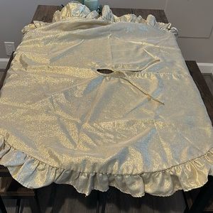 Christmas tree skirt